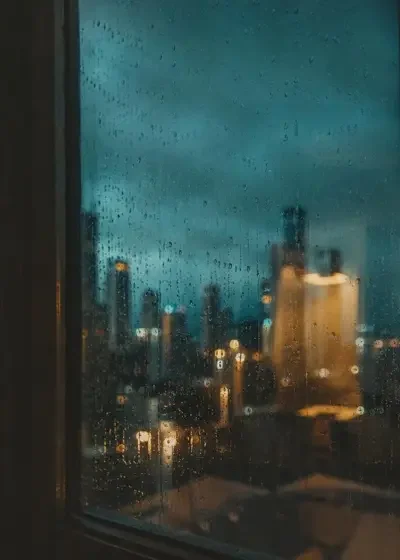 《下雨天》短剧封面
